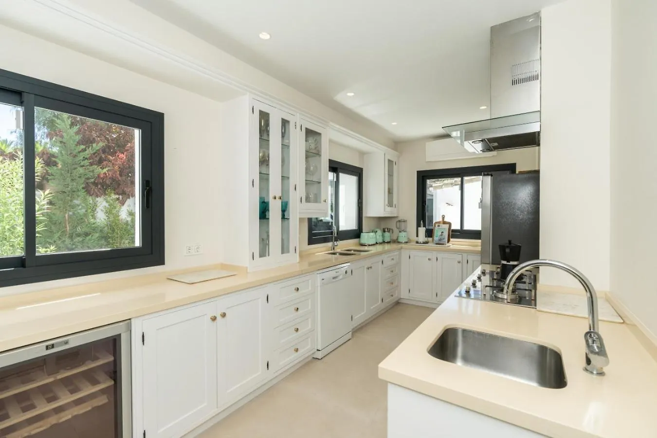 Stunning 6-Bedroom Villa In Guadalmina Baja Marbellac