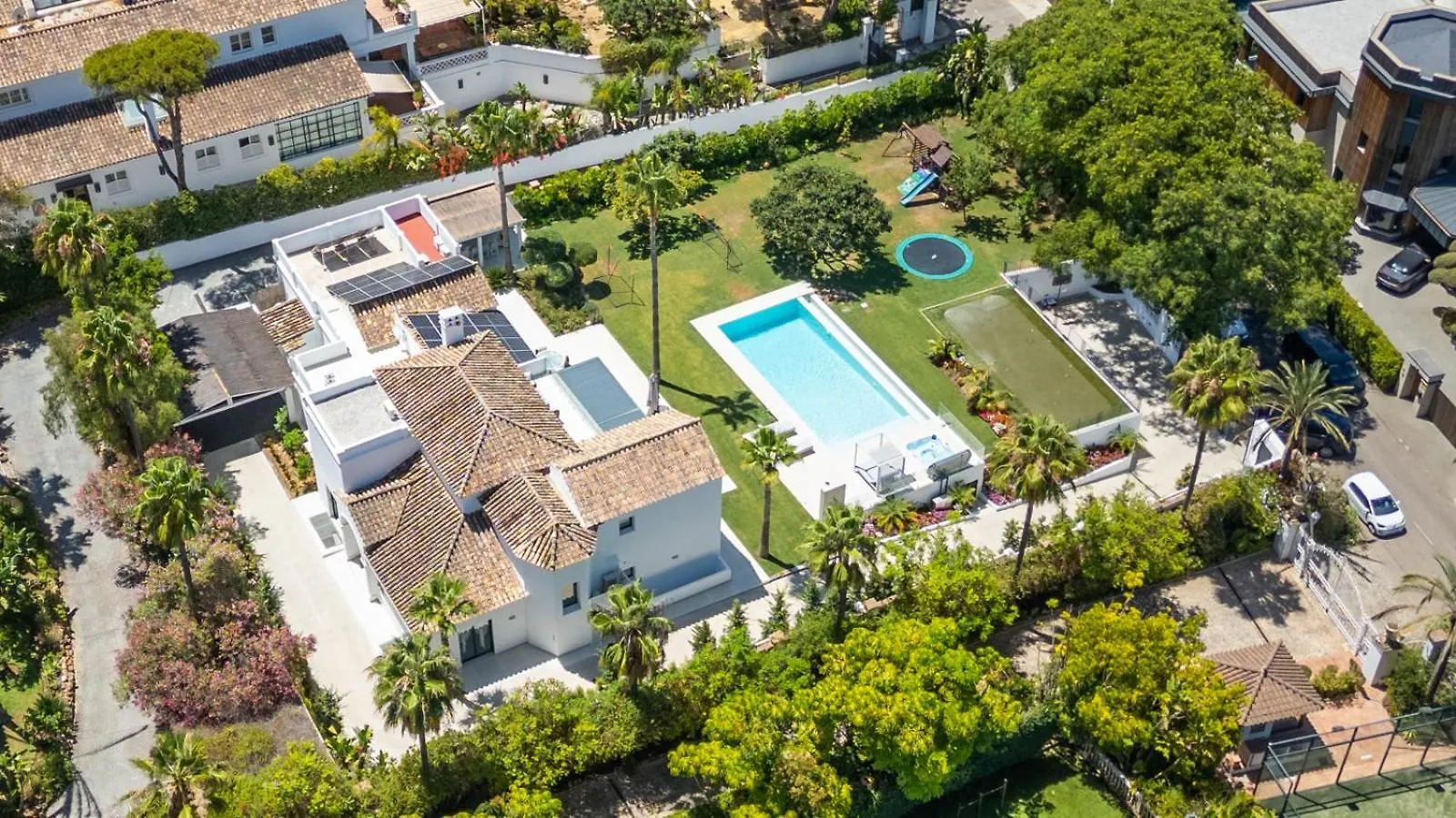 Stunning 6-Bedroom Villa In Guadalmina Baja Marbellac