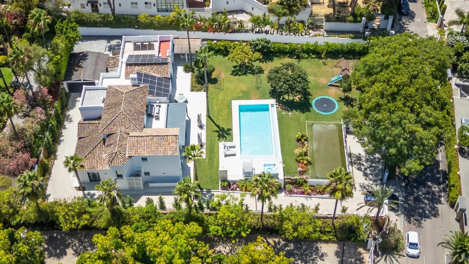 Stunning 6-Bedroom Villa In Guadalmina Baja Μαρμπέλλα 0*,  Ισπανία